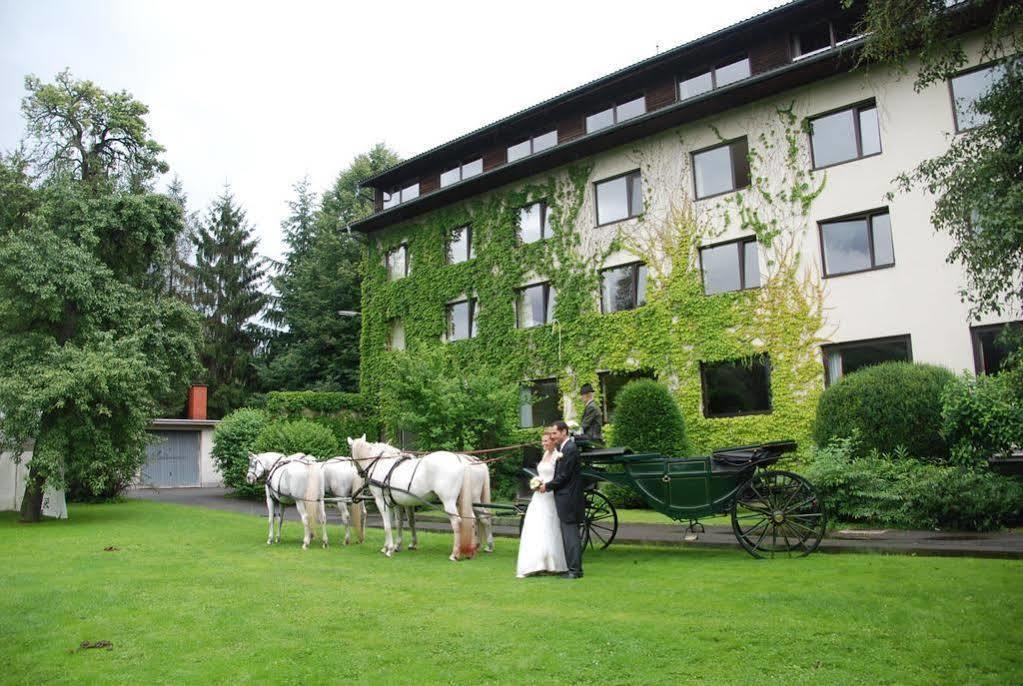 Hotel Bruecklwirt Niklasdorf Zewnętrze zdjęcie
