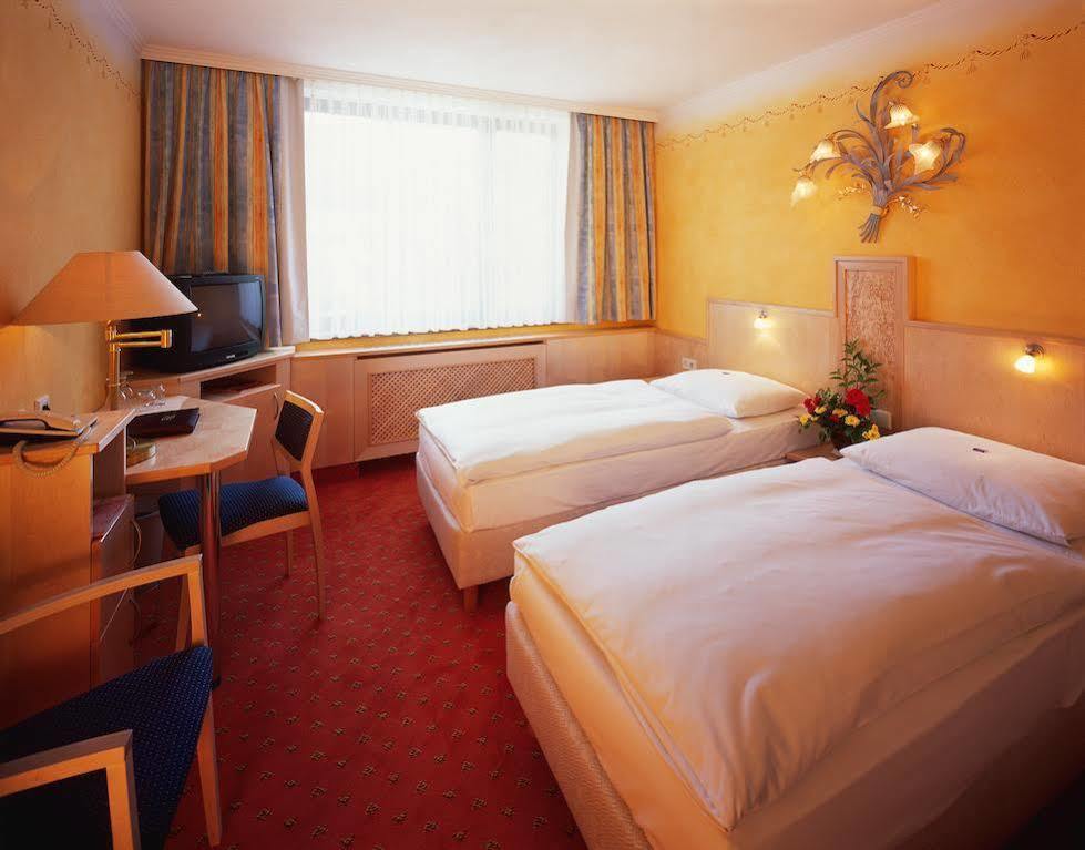 Hotel Bruecklwirt Niklasdorf Zewnętrze zdjęcie